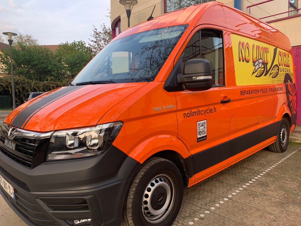 Camion-atelier No Limit Cycle